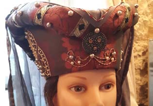  Wulsthaube Escoffion rot