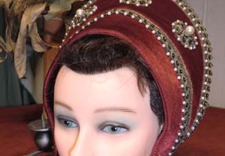 French Hood Stil 16. Jh. rot