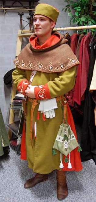 Cotte, Gugel, Pillbox Stil 13. Jh.