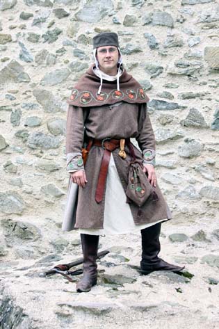 Cotte + Gugel Stil 13. Jh.