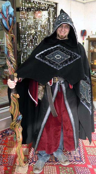 Mantel Totenbeschwörer