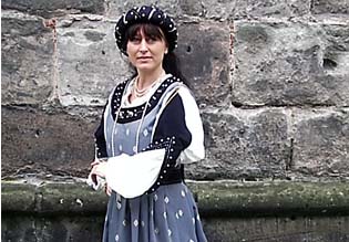 Italienische Frührenaissance Kleid Stil 15. Jh.